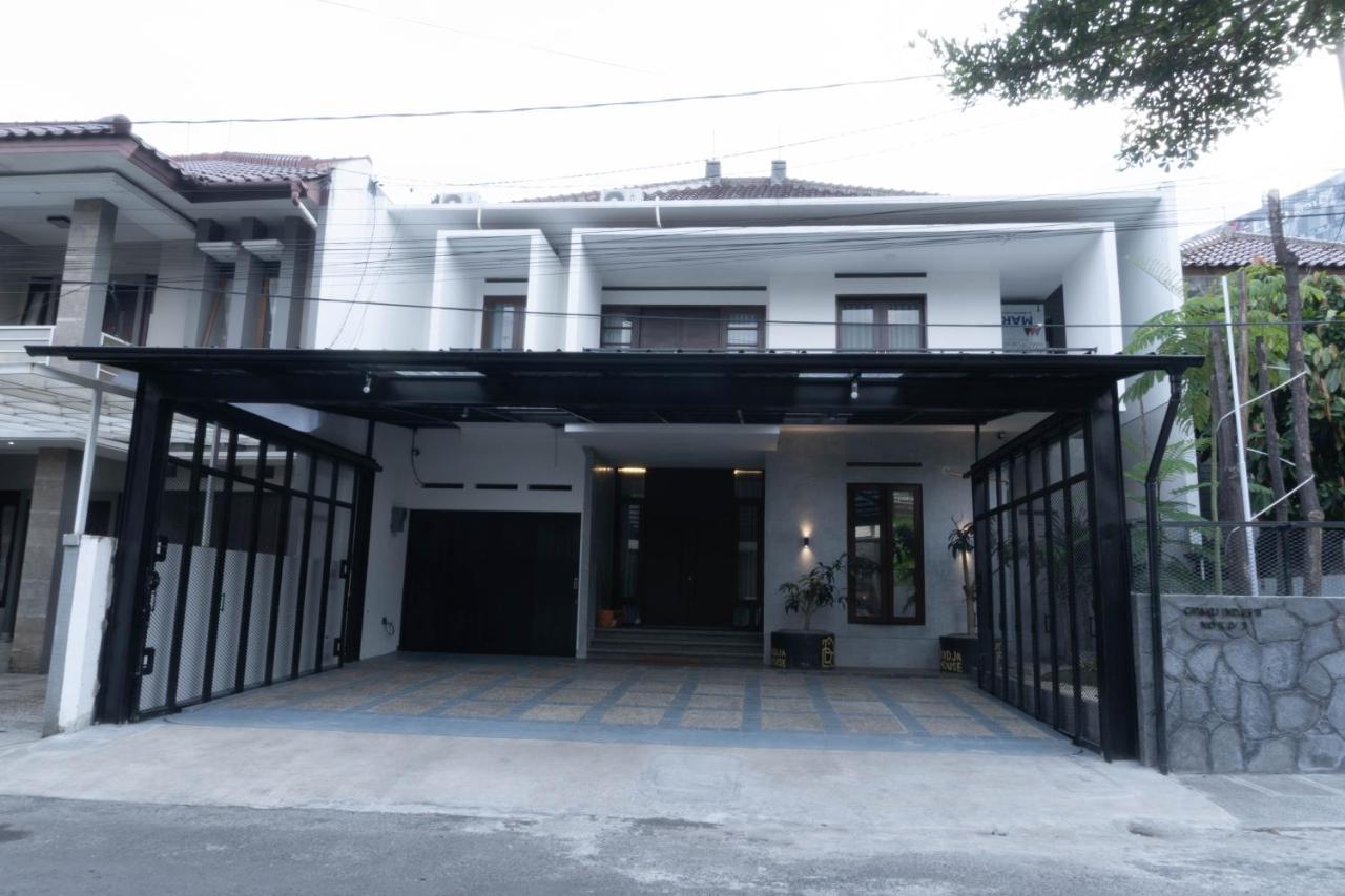 Villa Radja House Cipaku Indah Bandung Exterior foto