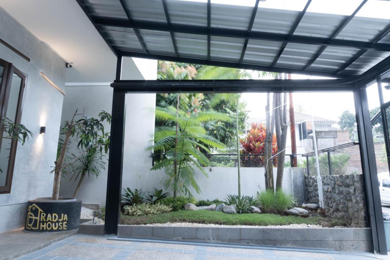 Villa Radja House Cipaku Indah Bandung Exterior foto